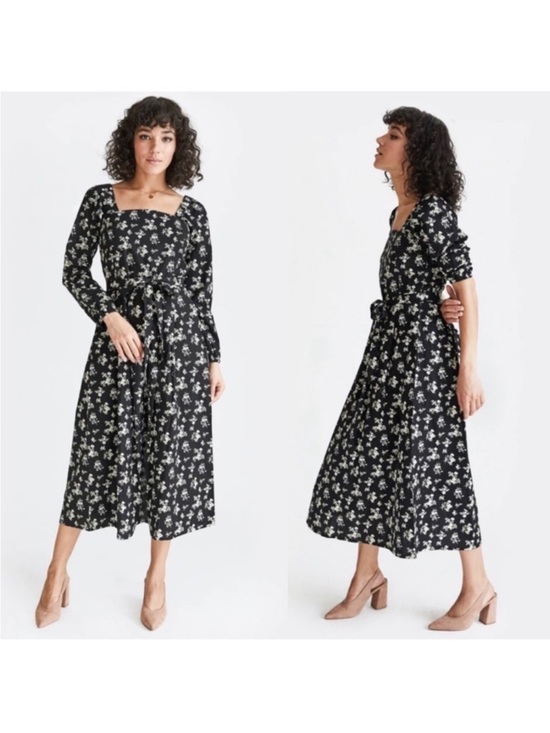 VETTA Dresses & Skirts - VETTA Black Floral Long-Sleeve Square-Neck Midi Dress
